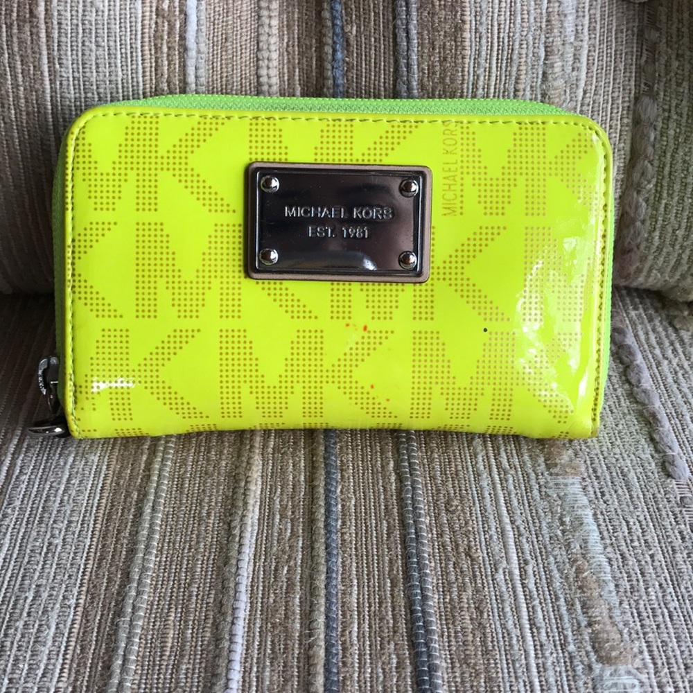 Michael Kors wristlet